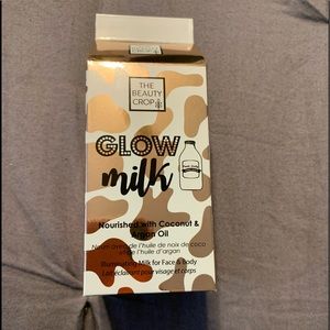 ⭐️5 for $20⭐️ The Beauty Crop glow milk